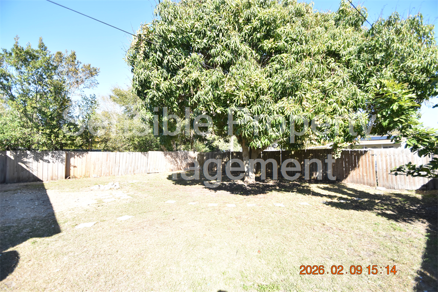 DSC 0002 Resized.JPG 9