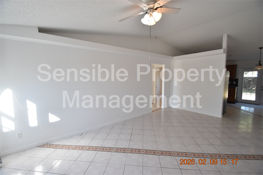 DSC 0002 Resized.JPG 9